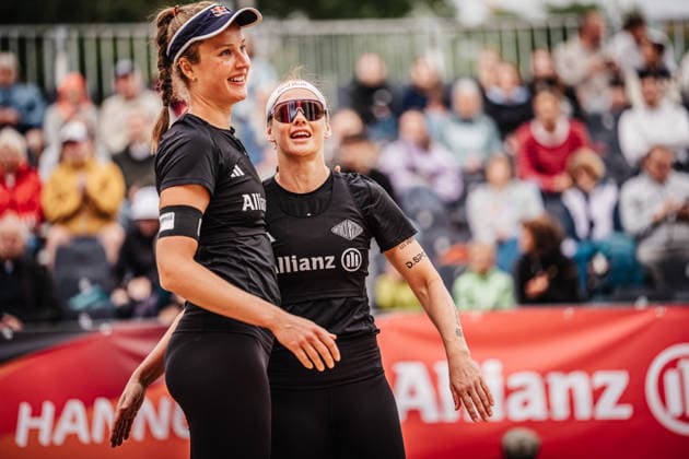 Beachvolleyball Frauen Allianz German Beach Club Finals Die Finals 2026 Hannover Eintrach Spontent vs. Olympischer Club BW 23.07.2026 v.l. Svenja Müller und Cinja Tillmann Hannover Opernplatz Niedersachsen Deutschland *** Women s Beach Volleyball Allianz German Beach Club Finals The 2026 Finals Hannover Eintrach Spontent vs. Olympischer Sport Club BW July 23, 2026 Photo: Svenja Müller and Cinja Tillmann Hannover Opernplatz Lower Saxony, Germany