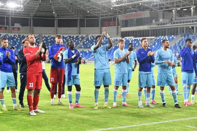 Gent s players greet the public after a soccer game between Ukrainian FC LNZ Cherkasy and Belgian KAA Gent, Thursday 23 July 2026 in Plock, Poland, the first leg of the second qualifying round for the UEFA Conference League. JILLxDELSAUX  x181881427x