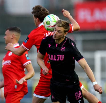 UEFA Europa Conference League Second Qualifying Round First Leg, Tolka Park, Dublin 23 7 2026 Shelbourne vs Nomme Kalju FC Shels™ Will Jarvis and Daniil SotÅ¡ugov of Kalju Will Jarvis and Daniil SotÅ¡ugov 23 7 2026  Copyright: xx RB1_5293