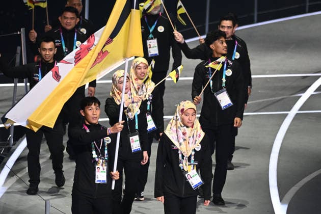 COM26 OPENING CEREMONY, Brunei enter the stadium during the Opening Ceremony of the Glasgow 2026 Commonwealth Games at The Hydro in Glasgow, Scotland, Thursday, July 23, 2026. ( NO ARCHIVING, EDITORIAL USE ONLY GLASGOW UNITED KINGDOM  Copyright: xJOELxCARRETTx 20260724136373495259