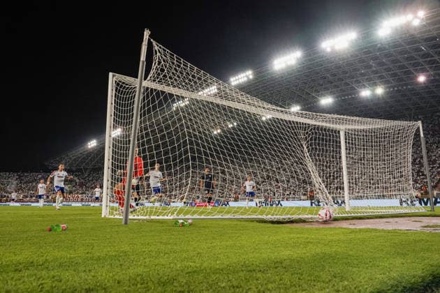 UEFA Europa League Qualifikation 2026 2027 - 2. Runde, 23.07.2027 - HNK Hajduk Split (Kroatien) vs. Pafos FC (Zypern) - Stadion Poljud (Split, Kroatien); Michele Sego (Hajduk Split) trifft gegen Radoslaw Majecki (Pafos) das Tor zum 1:0 *** UEFA Europa League Qualifying Round 2, 2026–2027, July 23, 2027, HNK Hajduk Split (Croatia) vs. Pafos FC (Cyprus), Poljud Stadium, Split, Croatia; Michele Sego (Hajduk Split) scores the 1–0 goal against Radoslaw Majecki (Pafos) Copyright: xLUKAxKOLANOVICx