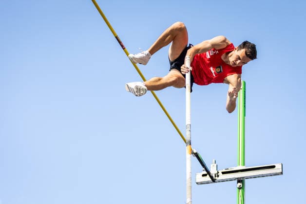 Deutsche Leichtathletik-Meisterschaften Stabhochsprung Männer; Hannover, 23.07.2026 Gillian Ladwig (Schweriner SC) bei einem Fehlversuch; Deutsche Leichtathletik-Meisterschaften Stabhochsprung Männer am 23.07.2026 auf dem Opernplatz in Hannover (Niedersachsen). *** German Track and Field Championships, Men s Pole Vault, Hanover, July 23, 2026: Gillian Ladwig of Schweriner SC during a failed attempt at the German Track and Field Championships, Men’s Pole Vault, on July 23, 2026, at Opernplatz in Hanover, Lower Saxony Copyright: xBEAUTIFULxSPORTS R.xSchmittx