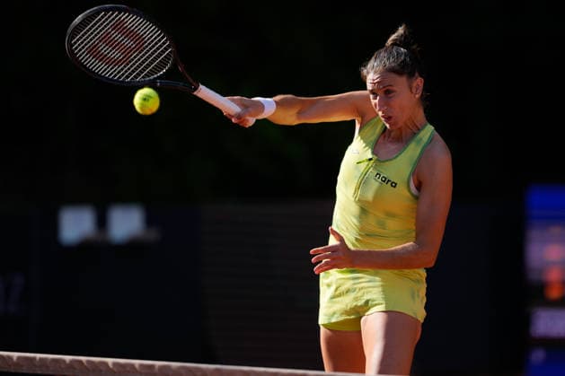MSC Hamburg Ladies Open - Day 4 Sara Sorribes Tormo of Spain plays with partner Leyre Romero Gormaz during their round of 16 doubles match against Nastasja Schunk and Julia Stusek of Germany at the 2026 MSC Hamburg Ladies Open Women s tennis tournament at Am Rothenbaum in Hamburg, Germany. Hamburg Hamburg Germany  Copyright: xOwenxHammondx originalFilename:hammond-2026msch260723_npdzy.jpg