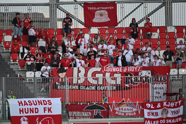 U Cluj vs SK Brann - UEFA Conference League SK Brann fans are seen in the stands during the Conference League game between U Cluj and SK Brann in Sfantu Gheorghe, Romania, on July 23, 2026. Sfantu Gheorghe Romania  Copyright: xAlexxNicodimx originalFilename:nicodim-conferen260723_nphah.jpg
