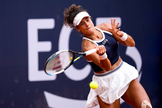 MSC Hamburg Ladies Open - Day 4 Mayar Sherif of Egypt plays against Elsa Jacquemot of France during their round of 16 match at the 2026 MSC Hamburg Ladies Open women s tennis tournament at Am Rothenbaum in Hamburg, Germany. Hamburg Hamburg Germany  Copyright: xOwenxHammondx originalFilename:hammond-2026msch260723_npgkH.jpg
