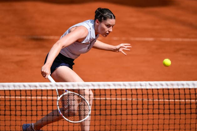 MSC Hamburg Ladies Open - Day 4 Elsa Jacquemot of France plays against Mayar Sherif of Egypt during their round of 16 match at the 2026 MSC Hamburg Ladies Open women s tennis tournament at Am Rothenbaum in Hamburg, Germany. Hamburg Hamburg Germany  Copyright: xOwenxHammondx originalFilename:hammond-2026msch260723_npR2x.jpg