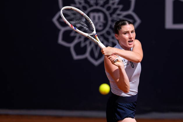 MSC Hamburg Ladies Open - Day 4 Elsa Jacquemot of France plays against Mayar Sherif of Egypt during their round of 16 match at the 2026 MSC Hamburg Ladies Open women s tennis tournament at Am Rothenbaum in Hamburg, Germany. Hamburg Hamburg Germany  Copyright: xOwenxHammondx originalFilename:hammond-2026msch260723_np2mm.jpg
