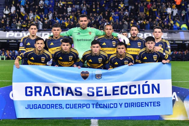 Futbol, Boca Juniors vs OHiggins Copa Sudamericana 2026. El equipo de Boca Juniors durante el partido de playoffs de la Copa Sudamericana contra OHiggins, realizado en el Estadio La Bombonera de Buenos Aires, Argentina. 23 7 2026 Fotobaires Photosport Football, Boca Juniors vs OHiggins 2026 Copa Sudamericana Boca Juniors team during a Copa sudamericana playoffs match against OHiggins held at Estadio La Bombonera in Buenos Aires, Argentina. 23 7 2026 Fotobaires Photosport Boca Juniors vs OHiggins, Copa Sudamericana 2026 
