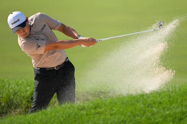 BLAINE, MN - JULY 24: Dylan Wu hits out of the bunker on the 1st hole during the first round of the 3M Open on July 24, 2026, at TPC Twin Cities in Blaine, MN. (Photo by Nick Wosika Icon Sportswire) GOLF: JUL 24 PGA, Golf Herren 3M Open EDITORIAL USE ONLY Icon202607243008