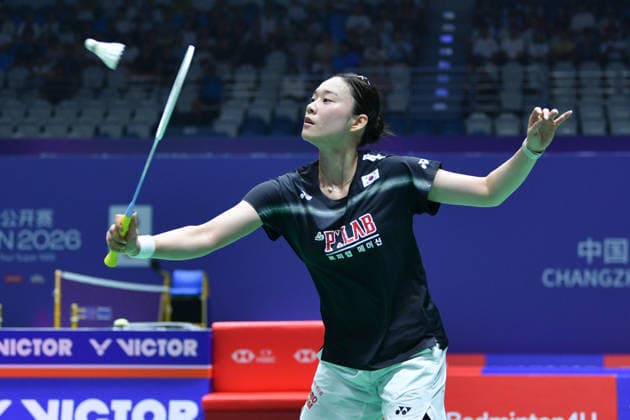 BEIJING, CHINA - JULY 24: Kim Ga Eun of South Korea competes in the Women s Singles Quarterfinal match against Wang Zhiyi of China on day 4 of the China Open 2026 at Changzhou Olympic Sports Center Gymnasium on July 24, 2026 in Changzhou, Jiangsu Province of China.  Copyright: xVCGx 111656122277