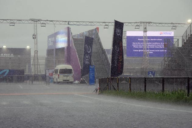 Starker Regen, Fahrerlager und Zuschauerbereichist evakuiert, Rennstrecke, FIA Formel E Weltmeisterschaft, Saison 12, Tokio E- Prix, 24.07.2026, Unwetter, Wetterumschwung *** Heavy rain; paddock and spectator area evacuated; race track; FIA Formula E World Championship, Season 12, Tokyo E-Prix, July 24, 2026; severe weather; sudden change in weather