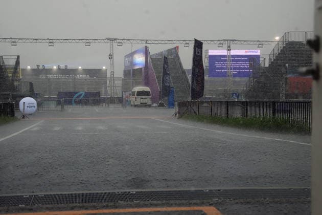 Starker Regen, Fahrerlaher ist evakuiert, Rennstrecke, FIA Formel E Weltmeisterschaft, Saison 12, Tokio E- Prix, 24.07.2026, Unwetter, Wetterumschwung *** Heavy rain, drivers paddock evacuated, racetrack, FIA Formula E World Championship, Season 12, Tokyo E-Prix, July 24, 2026, severe weather, sudden change in weather