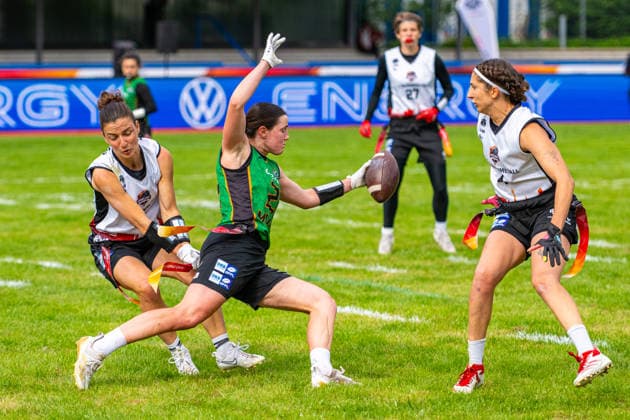 Munich Spatzen (grün) gegen Düsseldorf Firecats (weiß) - Halbfinale Frauen - Flag Football - Die Finals 2026 (24.07.2026, Hannover Erika-Fisch-Stadion (Hannover, GER), *** Munich Spatzen (green) vs. Düsseldorf Firecats (white) Women s Flag Football Semifinal, The Finals 2026, July 24, 2026, Erika Fisch Stadium, Hanover, GER, Copyright: xJanxGuentherx