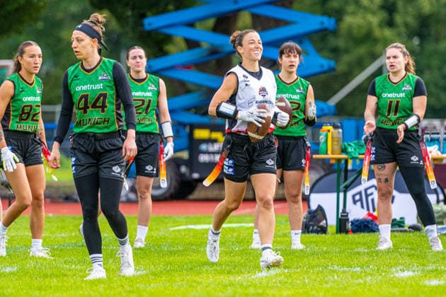 Munich Spatzen (grün) gegen Düsseldorf Firecats (weiß) - Halbfinale Frauen - Flag Football - Die Finals 2026 (24.07.2026, Hannover Erika-Fisch-Stadion (Hannover, GER), *** Munich Spatzen (green) vs. Düsseldorf Firecats (white) Women s Flag Football Semifinal, The Finals 2026, July 24, 2026, Erika Fisch Stadium, Hanover, GER, Copyright: xJanxGuentherx