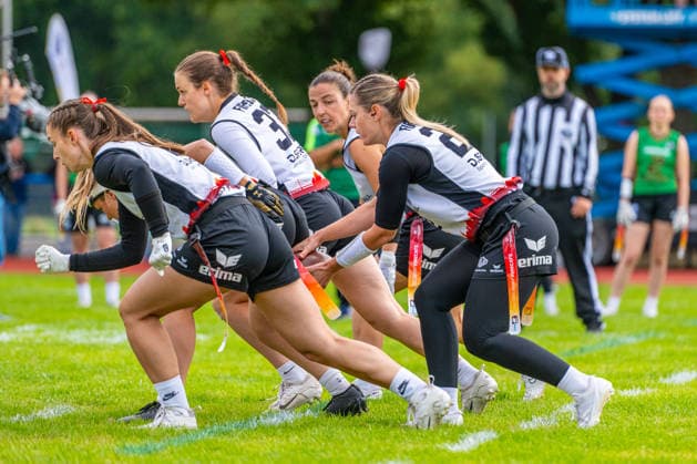 Munich Spatzen (grün) gegen Düsseldorf Firecats (weiß) - Halbfinale Frauen - Flag Football - Die Finals 2026 (24.07.2026, Hannover Erika-Fisch-Stadion (Hannover, GER), *** Munich Spatzen (green) vs. Düsseldorf Firecats (white) Women s Flag Football Semifinal, The Finals 2026, July 24, 2026, Erika Fisch Stadium, Hanover, GER, Copyright: xJanxGuentherx