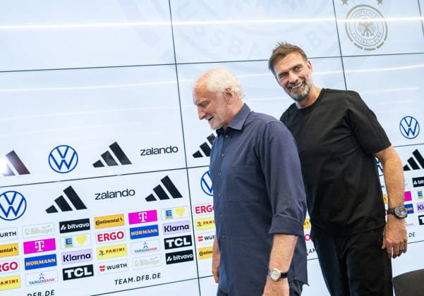 24.07.2026, xfux, Fussball DFB Deutsche Fussball Nationalmannschaft - Pressekonferenz zur Vorstellung von Juergen Jürgen Klopp als Trainer Bundestrainer, v.l. Sportdirektor Rudolf Rudi Voeller Völler (DFB Deutsche Fussball Nationalmannschaft Deutschland), Trainer Juergen Juergen Nobert Klopp (Deutsche Fussball Nationalmannschaft DFB) Frankfurt am Main *** July 24, 2026, xfux, Soccer, DFB German National Soccer Team, Press conference to introduce Juergen Jürgen Klopp as head coach of the German national team; from left: Sports Director Rudolf Rudi Voeller Völler, DFB German National Soccer Team, Germany, Coach Jürgen Nobert Klopp, German National Soccer Team (DFB), Frankfurt am Main