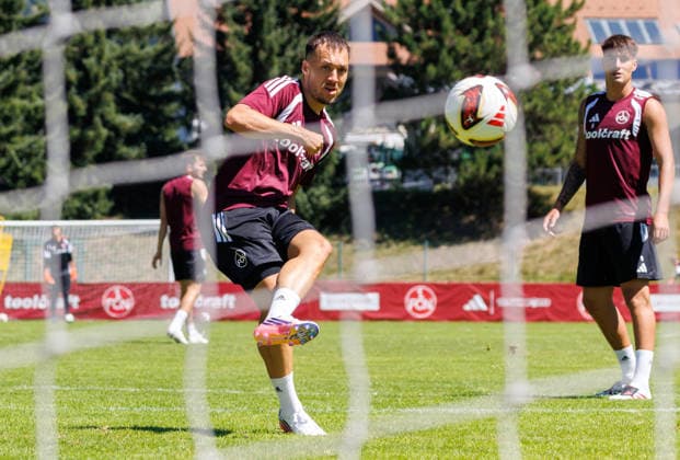 24.07.2026 - Fussball - 2. Fussball-Bundesliga - Saison 2026 2027 - 1. FC Nürnberg FCN Club - Trainingslager Sommer Sommertrainingslager Gais - Bruneck - Südtirol - Zink DaMa - xdaxmax - Julian Justvan (10, 1. FC Nürnberg FCN ) mit Torschuss *** July 24, 2026 Soccer 2 Bundesliga 2026–2027 Season 1 FC Nuremberg (FCN) Club Summer Training Camp Summer Training Camp in Gais, Brunico, South Tyrol Zink DaMa xdaxmax Julian Justvan 10, 1 FC Nuremberg (FCN) with a shot on goal