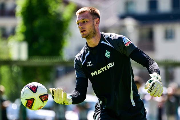 24.07.2026, AUT, Fußball, Herren, 1. Bundesliga, Trainingslager, Saison 2026 2027, Zell am Ziller, SV Werder Bremen Torwart Karl Hein (Werder Bremen, 1) Zell am Ziller Parkstadion Tirol Österreich *** July 24, 2026, Austria, Soccer, Men s, 1. Bundesliga, Training Camp, 2026–2027 Season, Zell am Ziller, SV Werder Bremen goalkeeper Karl Hein, Werder Bremen, 1 Zell am Ziller Parkstadion, Tyrol, Austria Copyright: xNordphotox xHafnerx