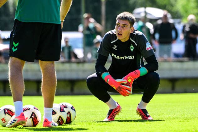 24.07.2026, AUT, Fußball, Herren, 1. Bundesliga, Trainingslager, Saison 2026 2027, Zell am Ziller, SV Werder Bremen Torwart Stefan Smarkalev (Werder Bremen, 37) Zell am Ziller Parkstadion Tirol Österreich *** July 24, 2026, Austria, Soccer, Men s, 1. Bundesliga, Training Camp, 2026–2027 Season, Zell am Ziller, SV Werder Bremen goalkeeper Stefan Smarkalev, Werder Bremen, 37, Zell am Ziller Parkstadion, Tyrol, Austria Copyright: xNordphotox xHafnerx
