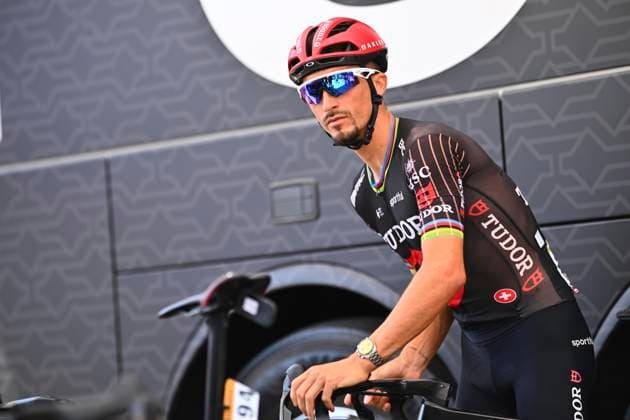 Tour de France 2026 Stage 19 ALPE D HUEZ, FRANCE - JULY 24 : Alaphilippe Julian (FRA) of Tudor Pro Cycling Team during stage 19 of the 113rd edition of Tour de France an UCI World Tour 2.UWT cycling road race stage for Men Elite of 128 km with start in Gap and finish in Alpe d Huez on July 24, 2026 in Alpe d Huez, France, 24 07 2026 ( Motordriver Kurt Vandenborre - Alpe d Huez France  Copyright: xGvgx