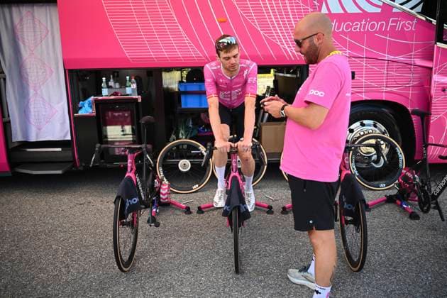 Tour de France 2026 Stage 19 ALPE D HUEZ, FRANCE - JULY 24 : Asgreen Kasper (DEN) of EF Education - Easypost during stage 19 of the 113rd edition of Tour de France an UCI World Tour 2.UWT cycling road race stage for Men Elite of 128 km with start in Gap and finish in Alpe d Huez on July 24, 2026 in Alpe d Huez, France, 24 07 2026 ( Motordriver Kurt Vandenborre - Alpe d Huez France  Copyright: xGvgx