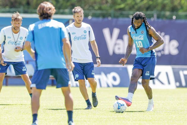 SSC Napoli preseason 2026-27 Napoli s Cameroonian midfielder Andre Frank Zambo Anguissa during eighth day SSC Napoli s 2026-27 preseason training camp in val di sole in Trentino, Dimaro Folgarida July, 19 2026. _BPH3341 Copyright: xAntonioxBalascox