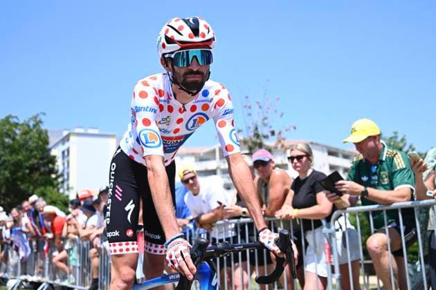Tour de France 2026 Stage 19 ALPE D HUEZ, FRANCE - JULY 24 : Paret-Peintre Valentin (FRA) of Soudal Quick-Step during stage 19 of the 113rd edition of Tour de France an UCI World Tour 2.UWT cycling road race stage for Men Elite of 128 km with start in Gap and finish in Alpe d Huez on July 24, 2026 in Alpe d Huez, France, 24 07 2026 ( Motordriver Kurt Vandenborre - Alpe d Huez France  Copyright: xGvgx