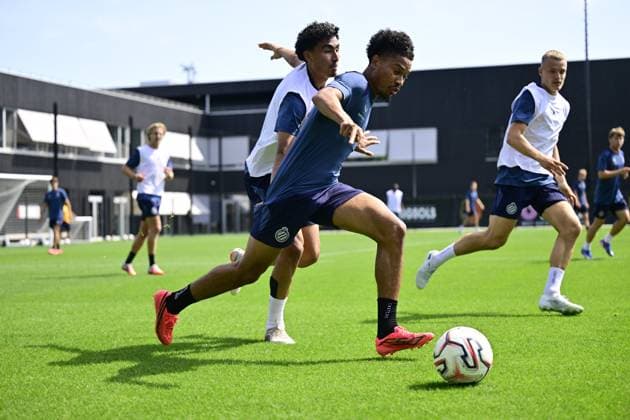 Club Brugge training camp - media activities 24 07 2026 RENNES, FRANCE - July 24 : Lemarechal Felix midfielder of Club Brugge and Tsawa Cheveyo midfielder of Club Brugge pictured during a training session on July 24, 2026 in Rennes, France, 24 07 2026 Rennes France  Copyright: xJanxDexMeuleneirx