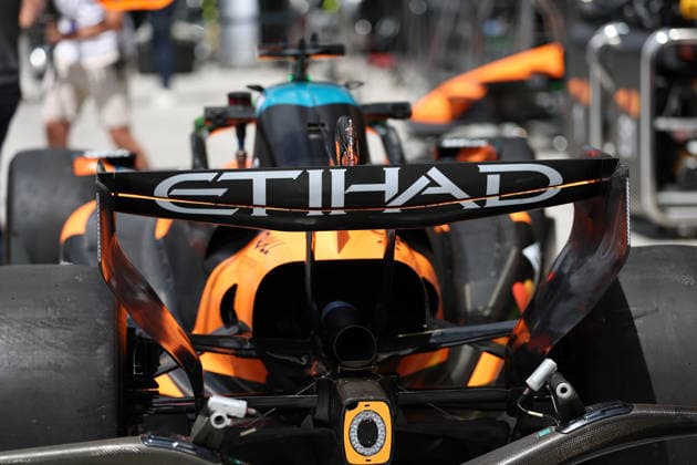 24.07.2026, Hungaroring, Budapest, FORMULA 1 AWS HUNGARIAN GRAND PRIX 2026 , im Bild Heckflügel von McLaren (Photo by Milan Klemenc Hasan Bratic DeFodi Images) - *** July 24, 2026, Hungaroring, Budapest, FORMULA 1 AWS HUNGARIAN GRAND PRIX 2026; pictured: McLaren s rear wing. Photo by Milan Klemenc, Hasan Bratic, DeFodi Images