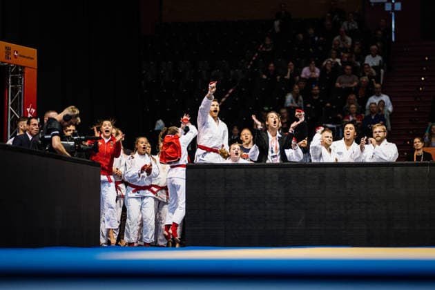 Die Finals 2026 - Ju-Jutsu, 24.07.2026 Team Rot jubelt, Michelle Rockmann (Team Nord - Rot) Manu Oberle (Team West - Blau) Vorrunde; Die Finals 2026 - Ju-Jutsu am 24.07.2026 in der Swiss Life Hall, Hannover *** The 2026 Ju-Jutsu Finals, July 24, 2026: Team Red celebrates; Michelle Rockmann (Team North), Manu Oberle (Team West), Blue; Preliminary Round of the 2026 Ju-Jutsu Finals on July 24, 2026, at the Swiss Life Hall in Hanover Copyright: xBEAUTIFULxSPORTS Tonhäuserx