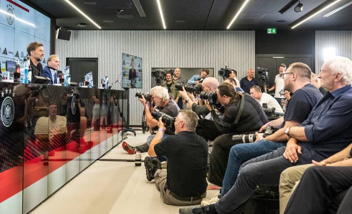 24.07.2026, xfux, Fussball DFB Deutsche Fussball Nationalmannschaft - Pressekonferenz zur Vorstellung von Juergen Jürgen Klopp als Trainer Bundestrainer, v.l. Trainer Juergen Jürgen Nobert Klopp (Deutsche Fussball Nationalmannschaft DFB), Hans-Joachim Aki Watzke (1. Vizepräsident Vizepraesident des Deutschen Fussball Bund DFB), Sportdirektor Rudolf Rudi Voeller Völler (DFB Deutsche Fussball Nationalmannschaft Deutschland) Frankfurt am Main *** July 24, 2026, xfux, Soccer DFB German National Soccer Team Press conference to introduce Jürgen Klopp as head coach, from left: Head Coach Jürgen Norbert Klopp, German National Soccer Team DFB, Hans Joachim Aki Watzke, 1st Vice President of the German Football Association (DFB), and Sports Director Rudolf Rudi Voeller (Völler) of the DFB, German National Soccer Team, Frankfurt am Main
