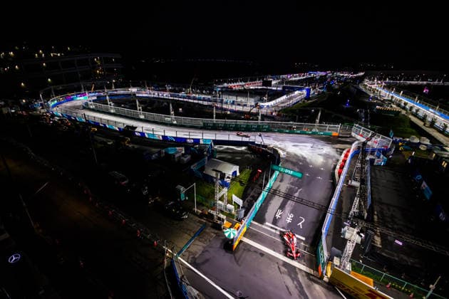 2026 FORMULA E TOKYO ePRIX 21 DE VRIES Nyck (nld), Mahindra Racing, Mahindra M12Electro, action during the Tokyo ePrix, 14th and 15th round of the 2025-26 ABB FIA Formula E World Championship, WM, Weltmeisterschaft on the Tokyo Street Circuit from July 24 to 26, 2026 in Tokyo, Japan - TokyoJapan  Copyright: xBastienxRouxx