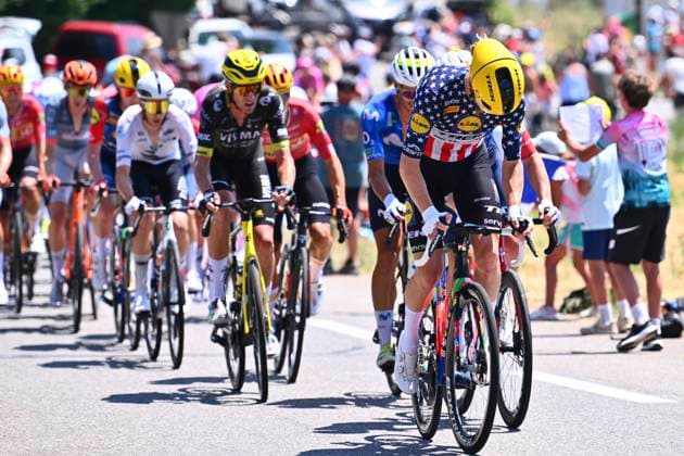 Tour de France 2026 Stage 19 ALPE D HUEZ, FRANCE - JULY 24 : Simmons Quinn (USA) of Lidl - Trek during stage 19 of the 113rd edition of Tour de France an UCI World Tour 2.UWT cycling road race stage for Men Elite of 128 km with start in Gap and finish in Alpe d Huez on July 24, 2026 in Alpe d Huez, France, 24 07 2026 ( Motordriver Kurt Vandenborre - Alpe d Huez France  Copyright: xGvgx