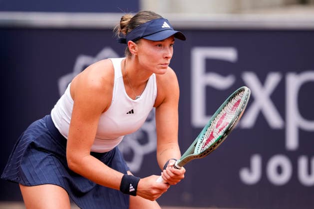MSC Hamburg Ladies Open - Day 5 Alina Charaeva of Armenia plays during her quarterfinal match against fourth seed Anna Bondar of Hungary at the 2026 MSC Hamburg Ladies Open women s tennis tournament at Am Rothenbaum in Hamburg, Germany. Hamburg Hamburg Germany  Copyright: xOwenxHammondx originalFilename:hammond-2026msch260724_npiyV.jpg
