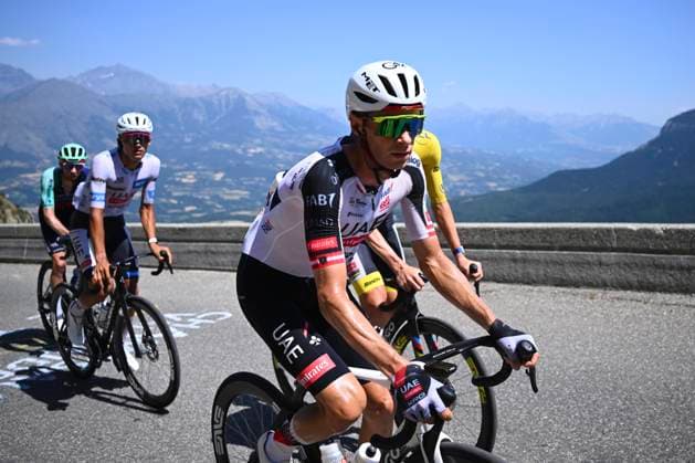 Tour de France 2026 Stage 19 ALPE D HUEZ, FRANCE - JULY 24 : Grossschartner Felix (AUT) of UAE Team Emirates - XRG during stage 19 of the 113rd edition of Tour de France an UCI World Tour 2.UWT cycling road race stage for Men Elite of 128 km with start in Gap and finish in Alpe d Huez on July 24, 2026 in Alpe d Huez, France, 24 07 2026 ( Motordriver Kurt Vandenborre - Alpe d Huez France  Copyright: xGvgx