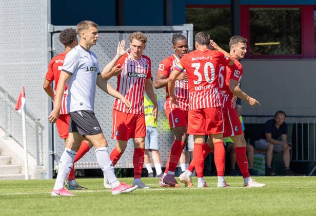 SOCCER - Freiburg vs Derby, test match IMST,AUSTRIA,24.JUL.26 - SOCCER - 1. DFL, 1. Deutsche Bundesliga, EFL Championship, SC Freiburg vs Derby County FC, test match. Image shows rejoicing of SC Freiburg.  GEPAxpictures xMichaelxKristen