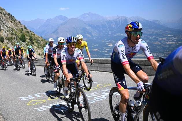 Tour de France 2026 Stage 19 ALPE D HUEZ, FRANCE - JULY 24 : Evenepoel Remco (BEL) of Red Bull - BORA - Hansgrohe uring stage 19 of the 113rd edition of Tour de France an UCI World Tour 2.UWT cycling road race stage for Men Elite of 128 km with start in Gap and finish in Alpe d Huez on July 24, 2026 in Alpe d Huez, France, 24 07 2026 ( Motordriver Kurt Vandenborre - Alpe d Huez France  Copyright: xGvgx