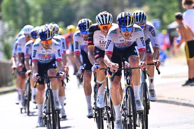 Tour de France 2026 Stage 19 ALPE D HUEZ, FRANCE - JULY 24 : rider of team Red Bull BORA - hansgrohe during stage 19 of the 113rd edition of Tour de France an UCI World Tour 2.UWT cycling road race stage for Men Elite of 128 km with start in Gap and finish in Alpe d Huez on July 24, 2026 in Alpe d Huez, France, 24 07 2026 ( Motordriver Kurt Vandenborre - Alpe d Huez France  Copyright: xGvgx