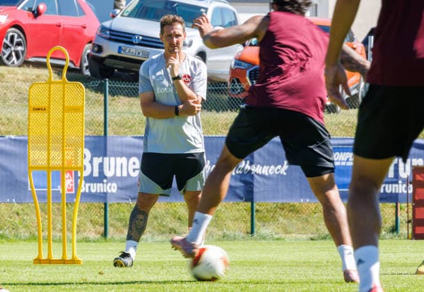 24.07.2026 - Fussball - 2. Fussball-Bundesliga - Saison 2026 2027 - 1. FC Nürnberg FCN Club - Trainingslager Sommer Sommertrainingslager Gais - Bruneck - Südtirol - Zink DaMa - xdaxmax - Miroslav Miro Klose ( Trainer 1. FC Nürnberg FCN ) beobachtet Training *** July 24, 2026 Soccer 2 Soccer Bundesliga 2026–2027 Season 1. FC Nürnberg (FCN) Club Summer Training Camp Summer Training Camp in Gais, Brunico, South Tyrol Zink DaMa xdaxmax Miroslav Miro Klose, Coach of 1. FC Nürnberg FCN watches training