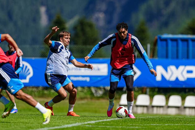 Mads Bröcker (Hamburger SV, 47), Bilal Nadir (Hamburger SV, 04) AUT, Training Hamburger SV, Fussball, 1. Bundesliga, Saison 2026 2027, 24.07.2026 AUT, Training Hamburger SV, Fussball, 1. Bundesliga, Saison 2026 2027, 24.07.2026 Oberlängenfeld *** Mads Bröcker, Hamburger SV, 47, Bilal Nadir, Hamburger SV, 04 AUT, Hamburger SV practice, soccer, Bundesliga 1, 2026–2027 season, July 24, 2026, Austria, Hamburger SV training, soccer, Bundesliga 1, 2026–2027 season, July 24, 2026, Oberlängenfeld Copyright: xEibner-Pressefoto MarcelxvonxFehrnx EP_MFN