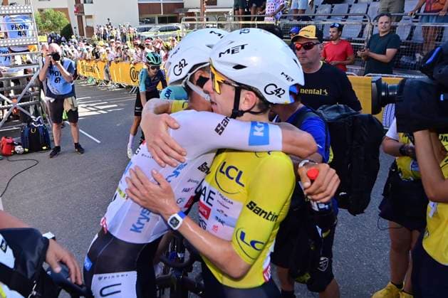 Tour de France 2026 Stage 19 ALPE D HUEZ, FRANCE - JULY 24 : Pogacar Tadej (SLO) of UAE Team Emirates - XRG celebrates the victory after stage 19 of the 113rd edition of Tour de France an UCI World Tour 2.UWT cycling road race stage for Men Elite of 128 km with start in Gap and finish in Alpe d Huez on July 24, 2026 in Alpe d Huez, France, 24 07 2026 Alpe d Huez France  Copyright: xPetexGodingx