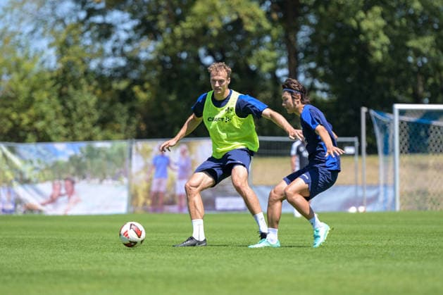 24.07.2026, Bad Wörishofen, Deutschland. 2. Bundesliga: Der SV Darmstadt 98 absolviert das Abschlusstraining im Sommertrainingslager vor dem Testspiel. Yannik Luhrs (SV Darmstadt 98), Yosuke Furukawa (SV Darmstadt 98) *** July 24, 2026, Bad Wörishofen, Germany, 2. Bundesliga: SV Darmstadt 98 completes its final training session at summer training camp ahead of the friendly match. Yannik Luhrs (SV Darmstadt 98), Yosuke Furukawa (SV Darmstadt 98)