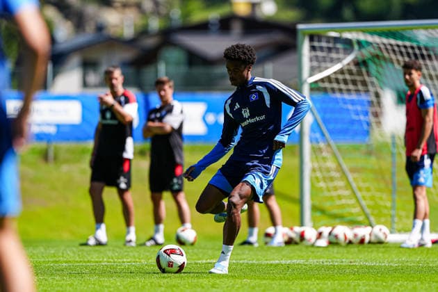 Warmed Omari (Hamburger SV, 17) AUT, Training Hamburger SV, Fussball, 1. Bundesliga, Saison 2026 2027, 24.07.2026 AUT, Training Hamburger SV, Fussball, 1. Bundesliga, Saison 2026 2027, 24.07.2026 Oberlängenfeld *** Warmed Omari, Hamburger SV, July 17, 2026, Training, Hamburger SV, Soccer, Bundesliga 1, 2026–2027 Season, July 24, 2026, Training, Hamburger SV, Soccer, Bundesliga 1, 2026–2027 Season, July 24, 2026, Oberlängenfeld Copyright: xEibner-Pressefoto MarcelxvonxFehrnx EP_MFN