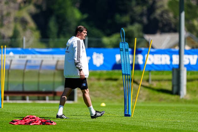 Merlin Polzin (Hamburger SV, Trainer) AUT, Training Hamburger SV, Fussball, 1. Bundesliga, Saison 2026 2027, 24.07.2026 AUT, Training Hamburger SV, Fussball, 1. Bundesliga, Saison 2026 2027, 24.07.2026 Oberlängenfeld *** Merlin Polzin, Hamburger SV, Coach (AUT), Hamburger SV Training, Soccer, Bundesliga 1, 2026–2027 Season, July 24, 2026 (AUT), Hamburger SV Training, Soccer, Bundesliga 1, 2026–2027 Season, July 24, 2026, Oberlängenfeld Copyright: xEibner-Pressefoto MarcelxvonxFehrnx EP_MFN