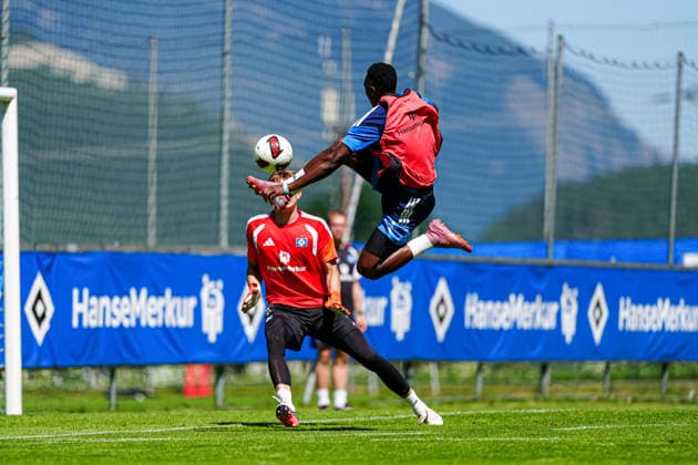 Colin Poppelbaum, Patson Daka (Hamburger SV, 27) AUT, Training Hamburger SV, Fussball, 1. Bundesliga, Saison 2026 2027, 24.07.2026 AUT, Training Hamburger SV, Fussball, 1. Bundesliga, Saison 2026 2027, 24.07.2026 Oberlängenfeld *** Colin Poppelbaum, Patson Daka, Hamburger SV, 27 AUT, Hamburger SV practice, soccer, Bundesliga 1, 2026–2027 season, July 24, 2026, Austria, Hamburger SV training, soccer, Bundesliga 1, 2026–2027 season, July 24, 2026, Oberlängenfeld Copyright: xEibner-Pressefoto MarcelxvonxFehrnx EP_MFN