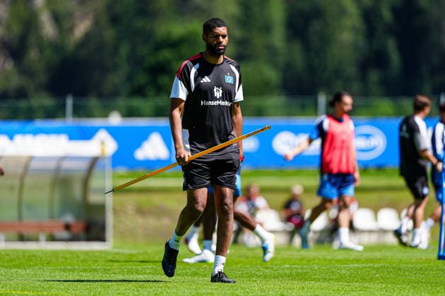 Richard Krohn (Hamburger SV, Co-Trainer) AUT, Training Hamburger SV, Fussball, 1. Bundesliga, Saison 2026 2027, 24.07.2026 AUT, Training Hamburger SV, Fussball, 1. Bundesliga, Saison 2026 2027, 24.07.2026 Oberlängenfeld *** Richard Krohn, Hamburger SV, Assistant Coach (AUT), Hamburger SV Training, Soccer, Bundesliga 1, 2026–2027 Season, July 24, 2026 (AUT), Hamburger SV Training, Soccer, Bundesliga 1, 2026–2027 Season, July 24, 2026, Oberlängenfeld Copyright: xEibner-Pressefoto MarcelxvonxFehrnx EP_MFN