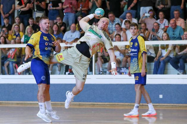 24.07.2026 ,xgox, Handball - Testspiel VfL Wittingen - TSV Hannover-Burgdorf emspor, v.l. Justus Fischer (Hannover, 54) wirft Tor, Torschuetze, erzielt Tor, Treffer, scores the goal Wittingen *** July 24, 2026, xgox, Handball Exhibition Match: VfL Wittingen vs. TSV Hannover Burgdorf, emspor, from left: Justus Fischer (Hannover), 54, takes a shot, goal scorer, scores a goal, Wittingen