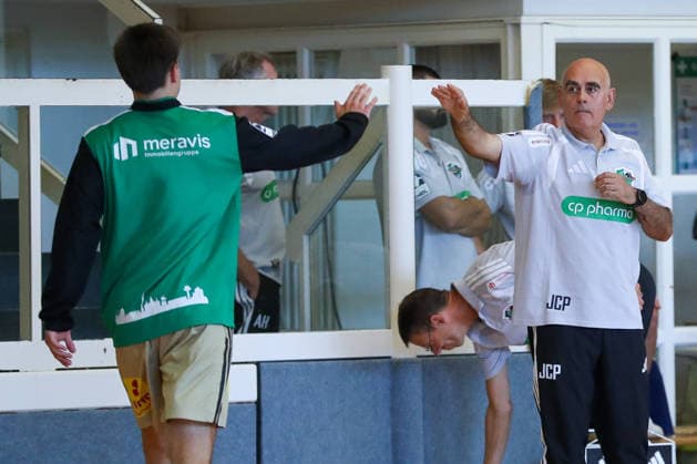 24.07.2026 ,xgox, Handball - Testspiel VfL Wittingen - TSV Hannover-Burgdorf emspor, v.l. Juan Carlos Pastor (Hannover, Trainer) Wittingen *** July 24, 2026, xgox, Handball Exhibition Match: VfL Wittingen vs. TSV Hannover Burgdorf, emspor, from left: Juan Carlos Pastor (Hannover), Wittingen Coach