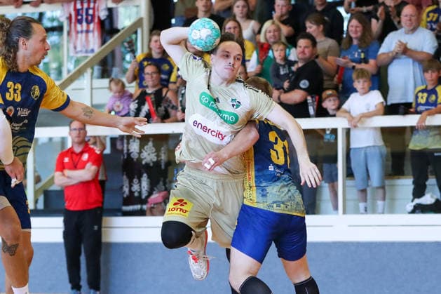 24.07.2026 ,xgox, Handball - Testspiel VfL Wittingen - TSV Hannover-Burgdorf emspor, v.l. Leif Tissier (Hannover, 7) wirft Tor, Torschuetze, erzielt Tor, Treffer, scores the goal Wittingen *** July 24, 2026, xgox, Handball Exhibition Match: VfL Wittingen vs. TSV Hannover Burgdorf, emspor, from left: Leif Tissier (Hannover), 7 shots on goal, goal scorer, scores a goal, Wittingen