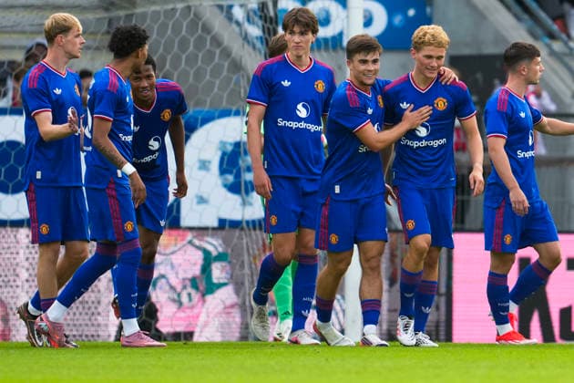 Rosenborg - Manchester United, ManU friendly match 2026. Trondheim 20260724. Manchester United cheers for Jacob Devaney s goal to make it 3-0 during the friendly football match between Rosenborg and Manchester United at Lerkendal Stadium. Photo: Ole Martin Wold NTB Trondheim Norway EDITORIAL USE ONLY. RESTRICTED USE FOR BETTING COMPANIES Ref:_SPOpW2TKKLmNQ0.jpg *** Rosenborg vs. Manchester United, friendly match 2026 Trondheim 20260724 Manchester United cheers for Jacob Devaney’s goal to make it 3–0 during the friendly soccer match between Rosenborg and Manchester United at Lerkendal Stadium. Photo: Ole Martin Wold, NTB, Trondheim, Norway. EDITORIAL USE ONLY. RESTRICTED USE FOR BETTING COMPANIES  Copyright: xOlexMartinxWoldx xNTBx